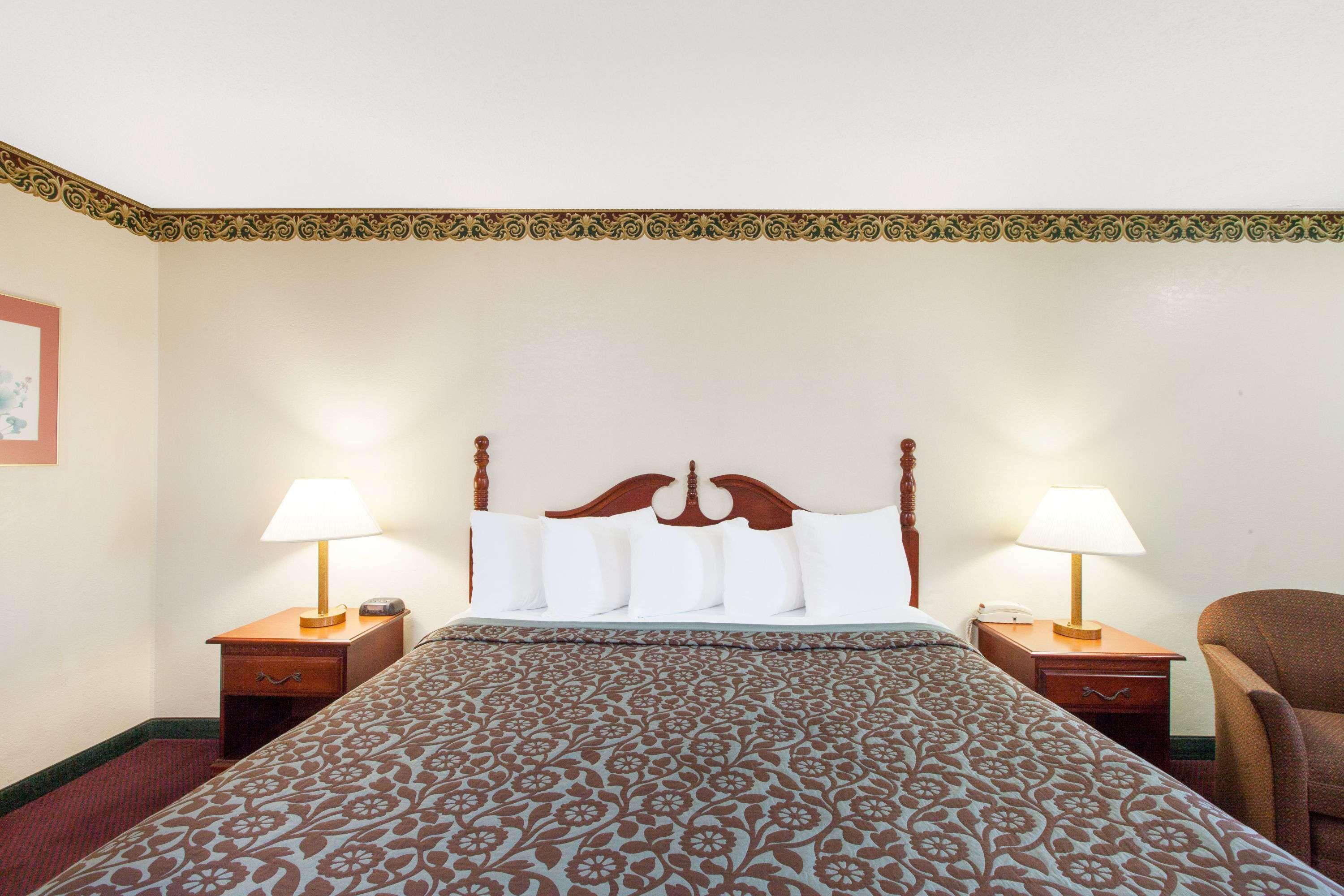 Days Inn By Wyndham Erick Luaran gambar