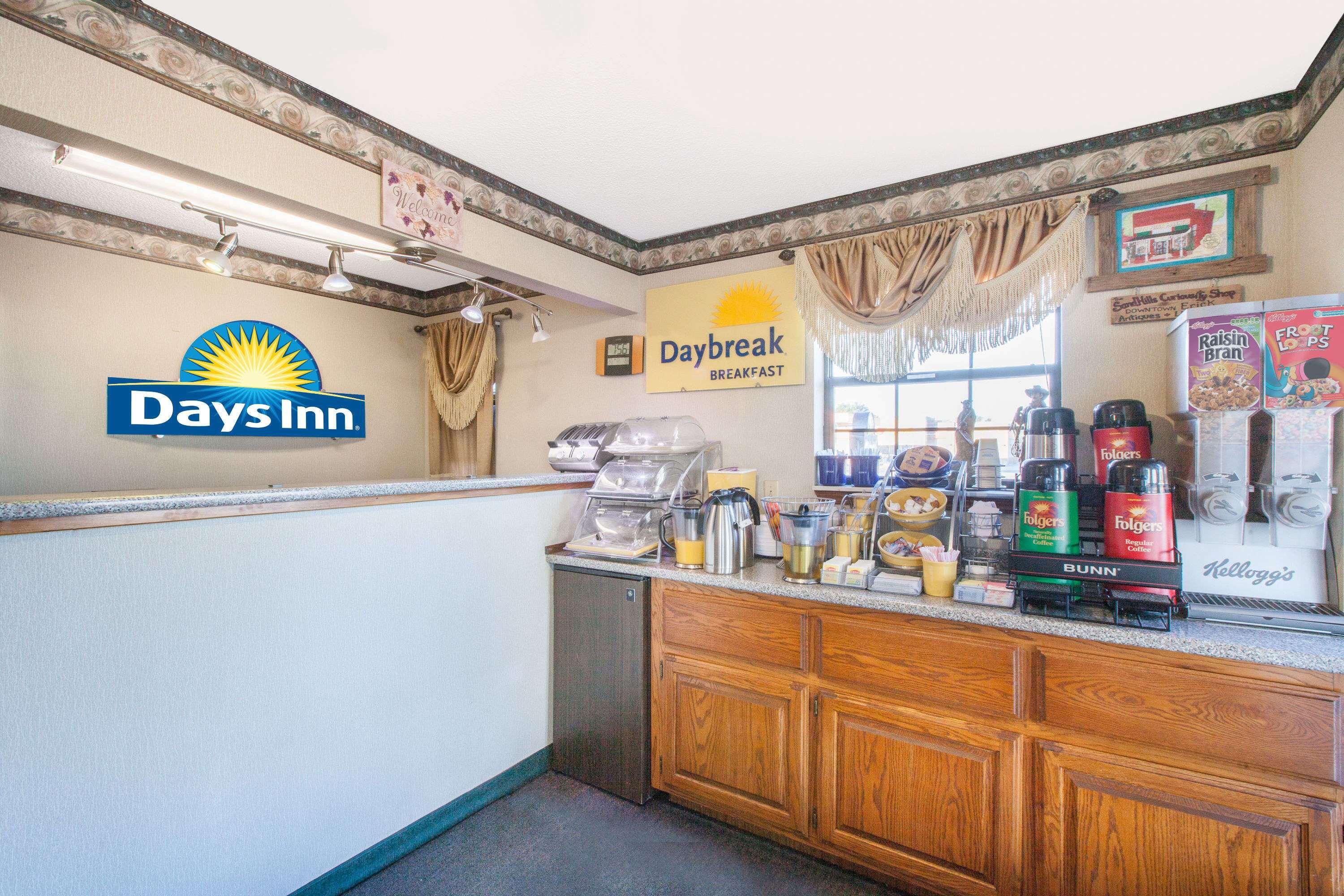 Days Inn By Wyndham Erick Luaran gambar