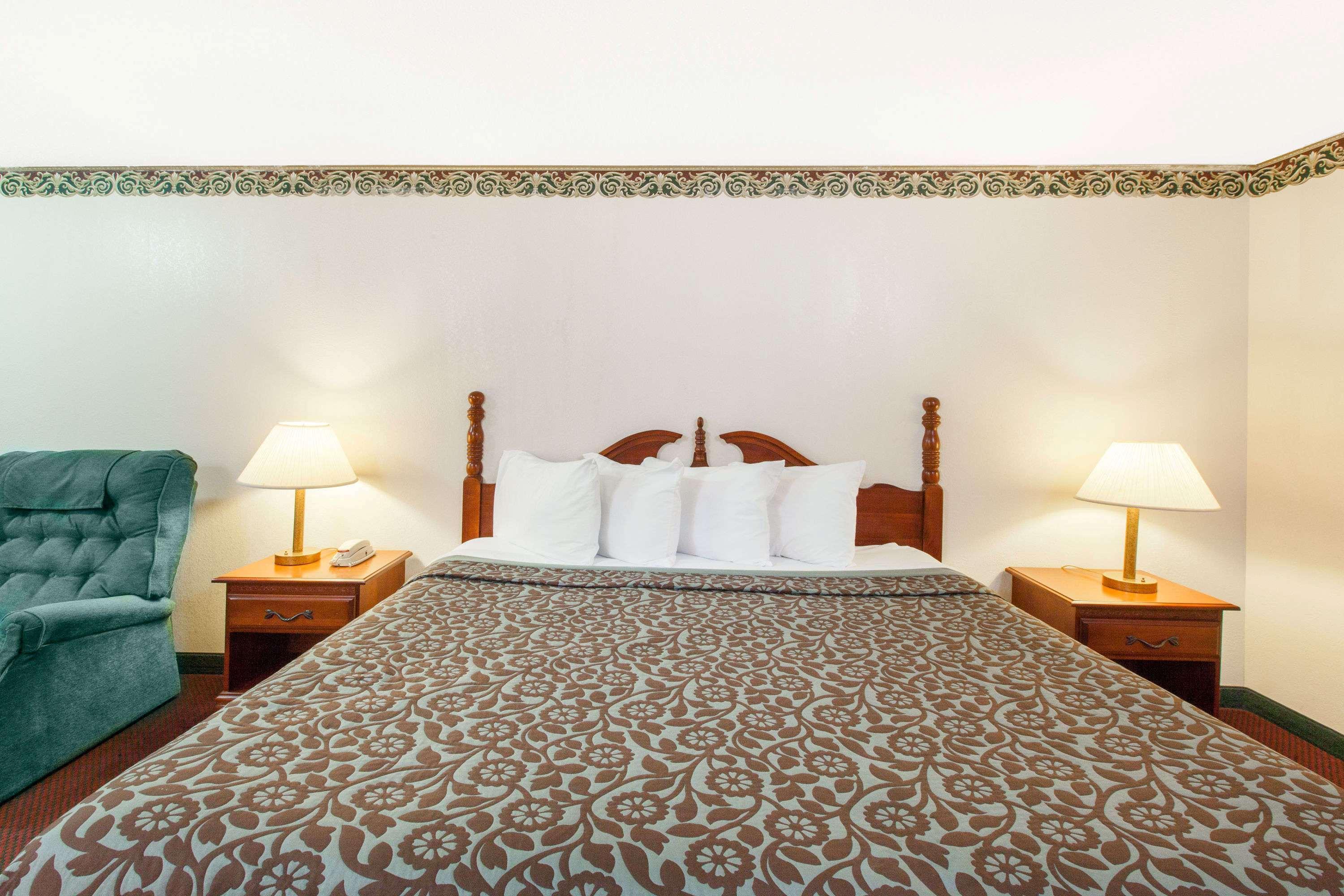Days Inn By Wyndham Erick Luaran gambar